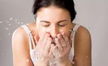 教你洗脸洗出水光肌 快速洗脸美白脸肌肤的方法