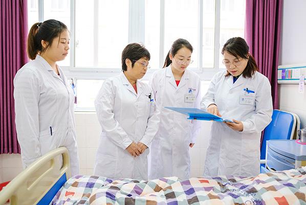 北京爱康医疗集团妇产科专家与粉丝间的故事:千万里我追寻着你