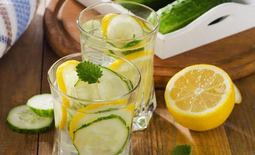 柠檬水减肥原理 注意喝柠檬水有8个误区