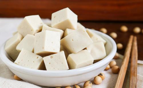 豆腐的大豆异黄酮对女性好处多 对延缓衰老有帮助