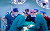 北京韩啸医生：为什么假体隆胸手术之后胸部疼痛