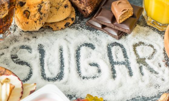 含糖饮料比含糖食物更有害！吃糖太多有啥坏处？