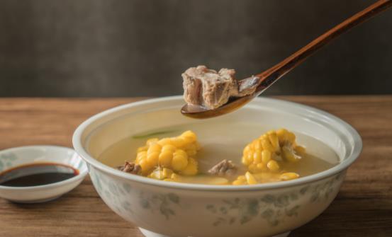 骨头汤炖煮多长时间最合适 骨头汤炖的时间太久是不是好事