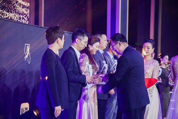 邢新教授、吴焱秋教授受邀出席2019新氧亚太年度医美盛典