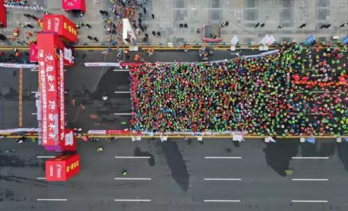 万人跑过的42公里万科“莞马”，环卫工清洁只花了10分钟？