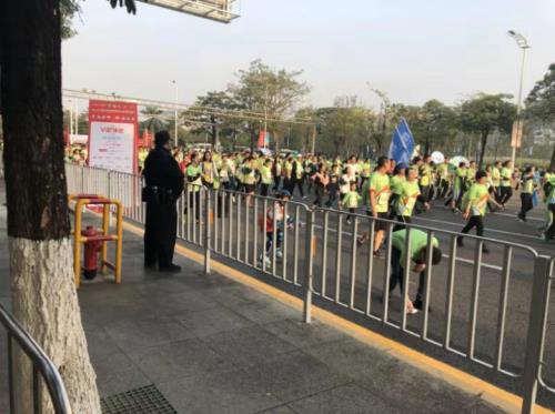 万人跑过的42公里万科“莞马”，环卫工清洁只花了10分钟？