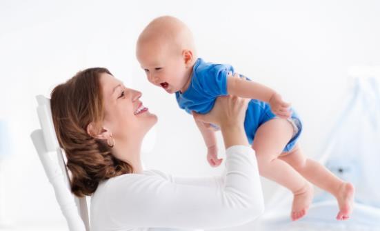 宝宝总是容易腹胀急坏宝妈 腹胀应特别注意并就医的情况