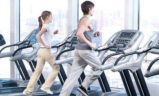 利用跑步机减肥的注意事项  选择适合自己的跑步机来减肥