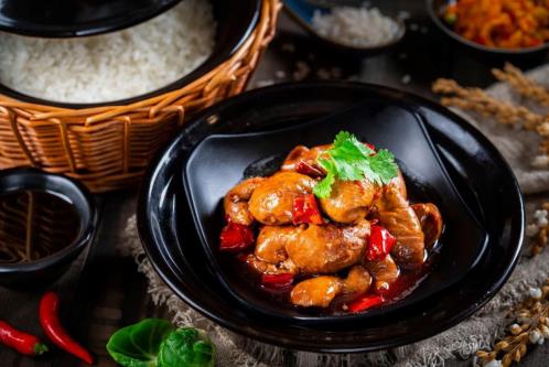 辛香汇餐饮集团旗下快餐品牌辛香汇Express“川味煲仔饭”登录福州