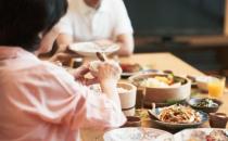 站着吃饭是否更容易消化 吃饭的四项基本原则分享