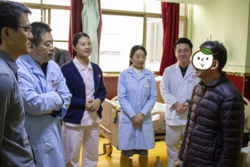 深圳龙城医院好不好【春暖回家路】新年患者送锦旗