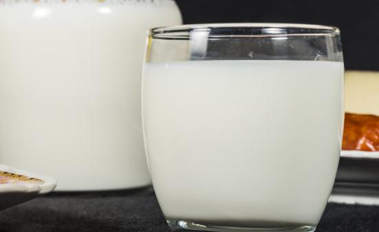 羊奶牛奶吸收利用大比拼 羊奶有镇静安神的作用