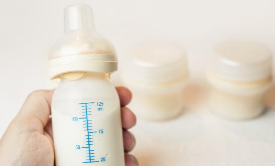 宝宝喝奶量你知道吗 教你科学掌握宝宝的吃奶量