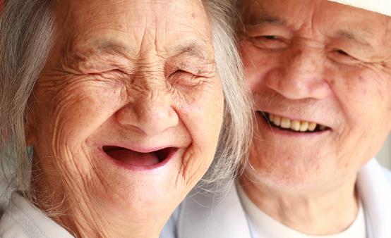 幸福感强的10种老人 与乐观者为伍老人的生活满意度更高