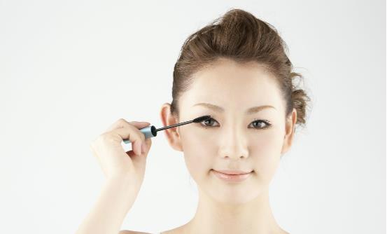 化妆品污染易致四种眼病 如何预防化妆性眼病