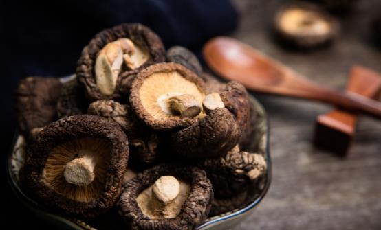 去除老人斑试试饮食调理 值得推荐