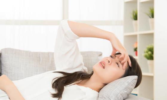 生活中的坏毛病小心惹来头痛 头痛时卧床休息可缓解头痛