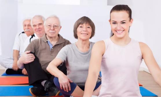 老年人练瑜伽舒活筋骨有好处 6个助老年人练瑜伽的招式