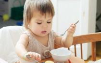 ​宝宝多大添加辅食比较合适  宝宝辅食的添加原则分享