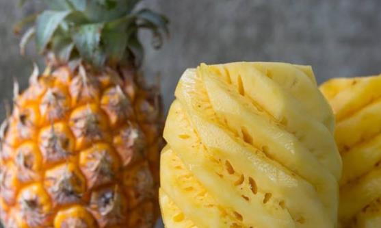 菠萝自己在家削皮的妙招 挑选出好吃的菠萝方法