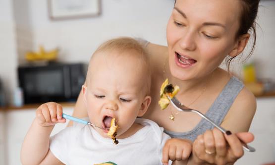 患上小儿厌食症是什么原因 缓解宝宝厌食症需讲求方式方法
