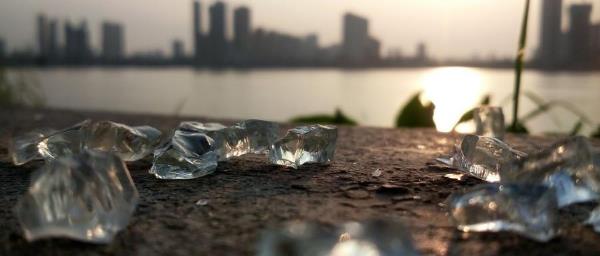 西安普瑞眼科提醒您:疫情宅家,孩子异物入眼应该怎么处理?