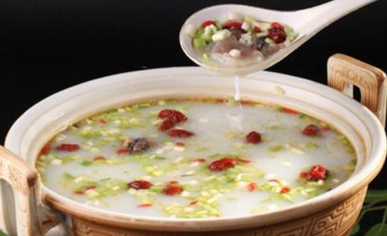 年纪大了吃饭越来越马虎 饮食方面坏习惯影响身体健康