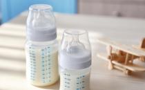 ​频繁换奶问题多 妈妈给宝宝换奶需注意五个事项