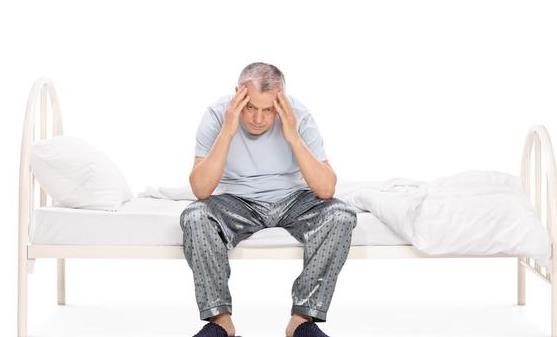 4个原因会引起老人睡不着 缓解老人失眠生活有规矩