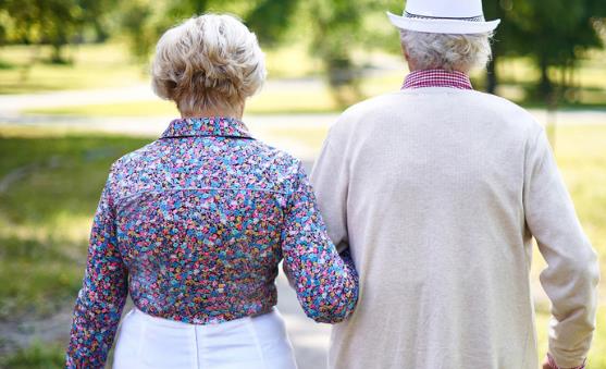 老年人散步好处多多 最适合中老年人的散步方法