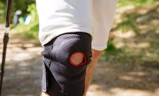 老年人养护膝关节 应禁止伤害膝关节的动作