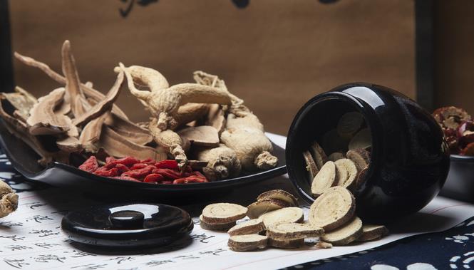 朴沏用心做好茶,极简养身心