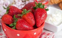 ​洗草莓既洗的干净又不失去甜味的方法 美味草莓的健康吃法