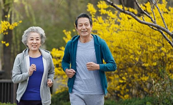 首页 人群 老人健康 > 正文      如果老人想要跑步,选择慢跑会更加