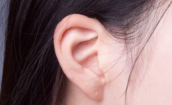 预防老年人幻听按摩耳朵 常揉揉耳朵更能健康长寿