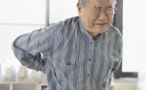 ​冬季老人护腰的注意事项 推荐老人护腰的食疗方