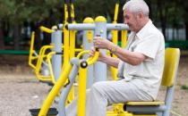 ​运动的根本是为了健康 老人选择适当运动项目很重要