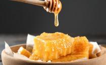 ​老人食用蜂蜜保健功效大 适合老年人食用的蜂蜜菜谱