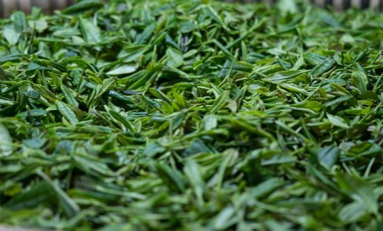 喝剩下的茶叶有甚么平常妙用 巧用茶渣解决生涯中的小问题 喝剩下的茶叶有什么日常妙用 巧用茶渣解决生活中的小问题（喝剩下的茶叶渣有什么用处） 生活妙招