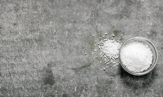 小小的盐竟然有美容作用 清洁毛孔平衡油脂分泌