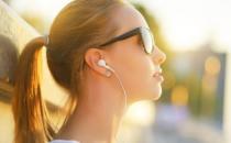 白色耳机线易脏怎么办 如何更好的保护我们的耳机线