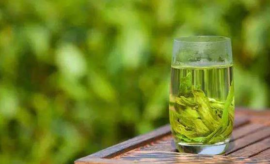 喝绿茶防辐射防癌 饮用过期茶叶危害健康