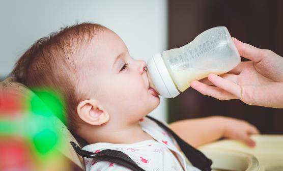 冲泡奶粉的温度多少合适 宝宝日常喝牛奶禁忌