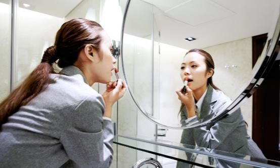 镜子日常清洁方法 如何正确保养你的镜子