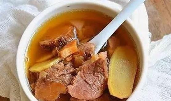 女性容易气血不足手脚冰冷 推荐八种补气血的食谱来调理