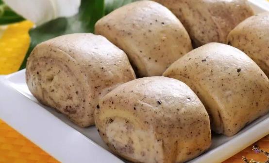 吃主食时容易犯的3 个错误 糙米香肠豌豆煲仔饭绝对美味