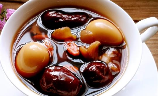 为你推荐七个除皱偏方 预防脸上长满皱纹