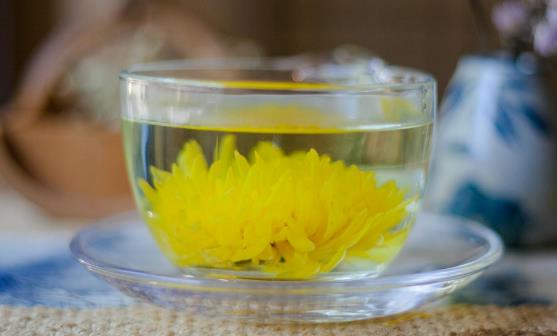 送你7种实用防电脑辐射偏方 可以改善你的肌肤问题