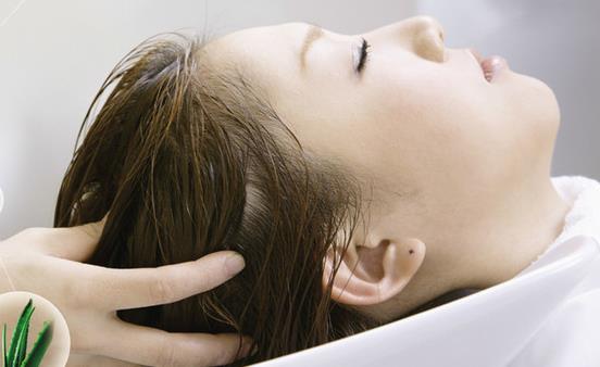 头发顺滑是女神的必备 推荐有效养发护发妙招