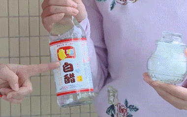 刚洗好的衣服总是会沾满毛絮原因 繁难洁净洗衣机方法小窍门 刚洗好的衣服总是会沾满毛絮原因 简易清洁洗衣机方法小窍门（刚洗完的衣服有毛毛怎么办） 生活妙招